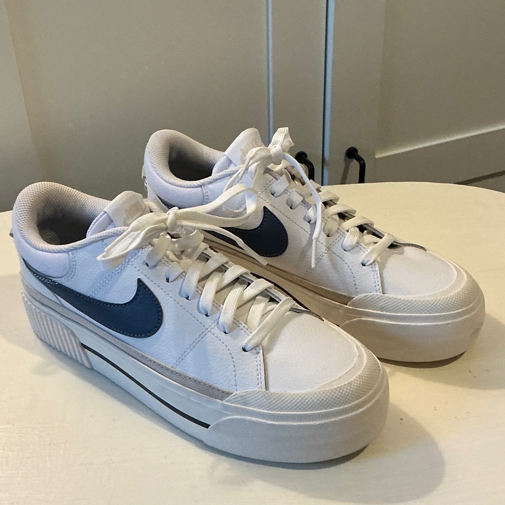 Nike Court Legacy Lift
